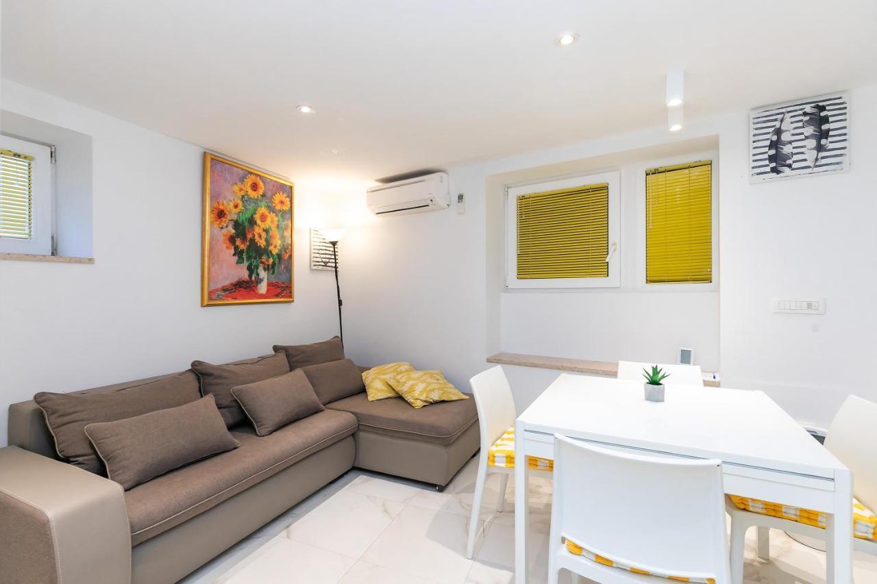 Apartment In The Heart Of Carera Street Rovinj Zewnętrze zdjęcie